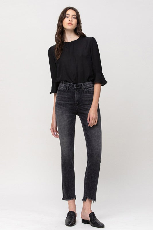 HIGH RISE STRAIGHT CROP W UNEVEN HEM DETAILS