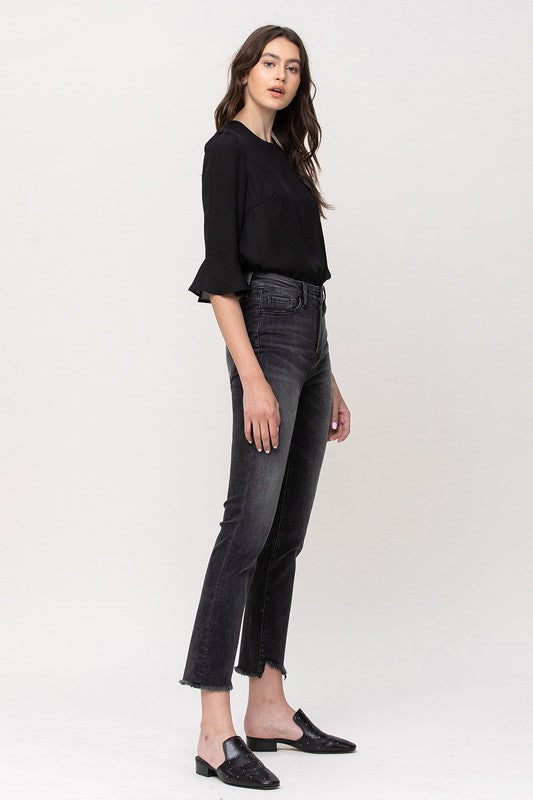 HIGH RISE STRAIGHT CROP W UNEVEN HEM DETAILS